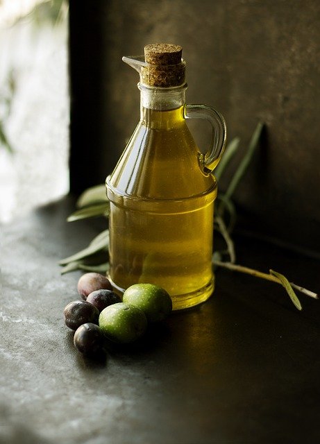 Olive Oil के 10 हैरतंगेज फायदे: जानकर आप भी आज से ही शुरू कर देंगे सेवन